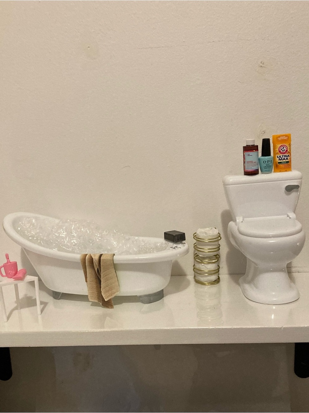 White Miniature Bathtub and Toilet Dollhouse Bath Set